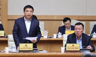 11 tháng: Thu ngân sách vượt 21% dự toán, xuất nhập khẩu bùng nổ